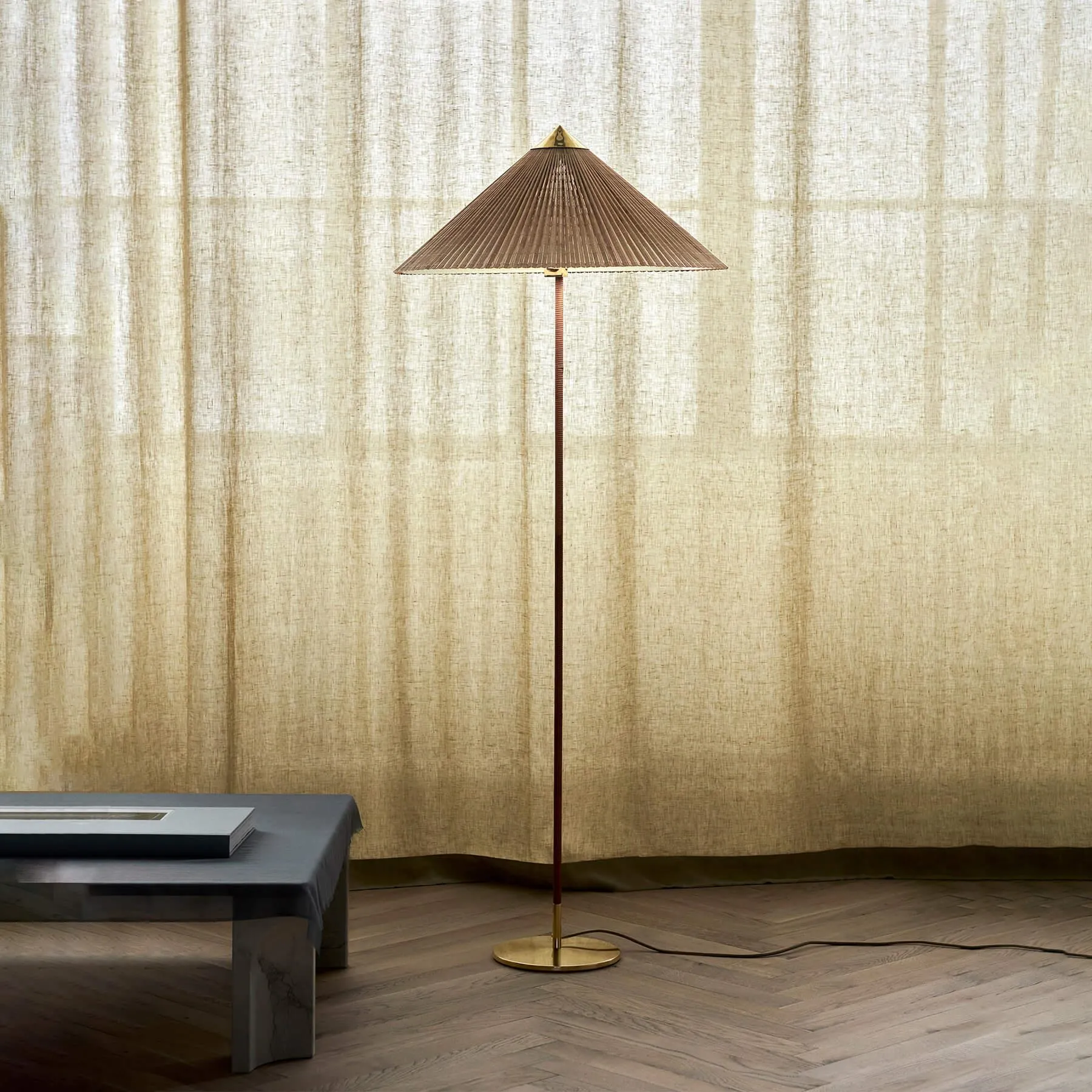 GUBI 9602 Floor Lamp - Bamboo