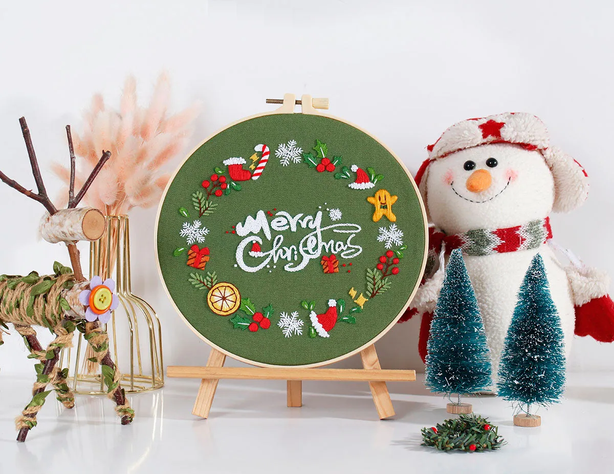 Poppy Crafts Embroidery Kit #34 - Christmas Collection - Merry Christmas Wreath