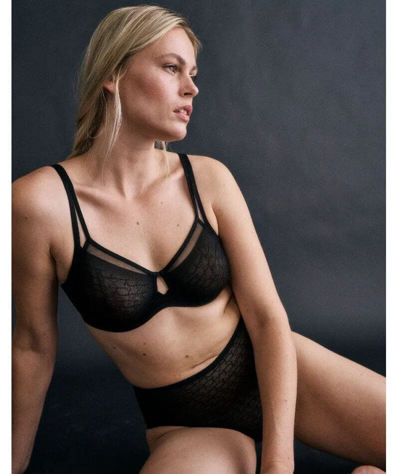 Triumph Signature Sheer Underwired Minimiser Bra - Black